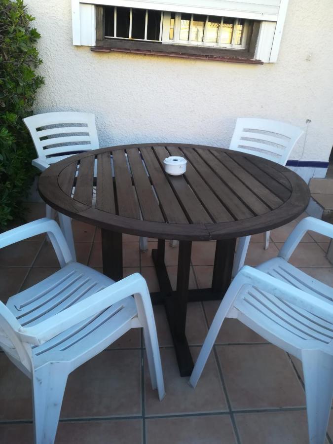 Bungalow Cerca De La Playa Denia Bagian luar foto